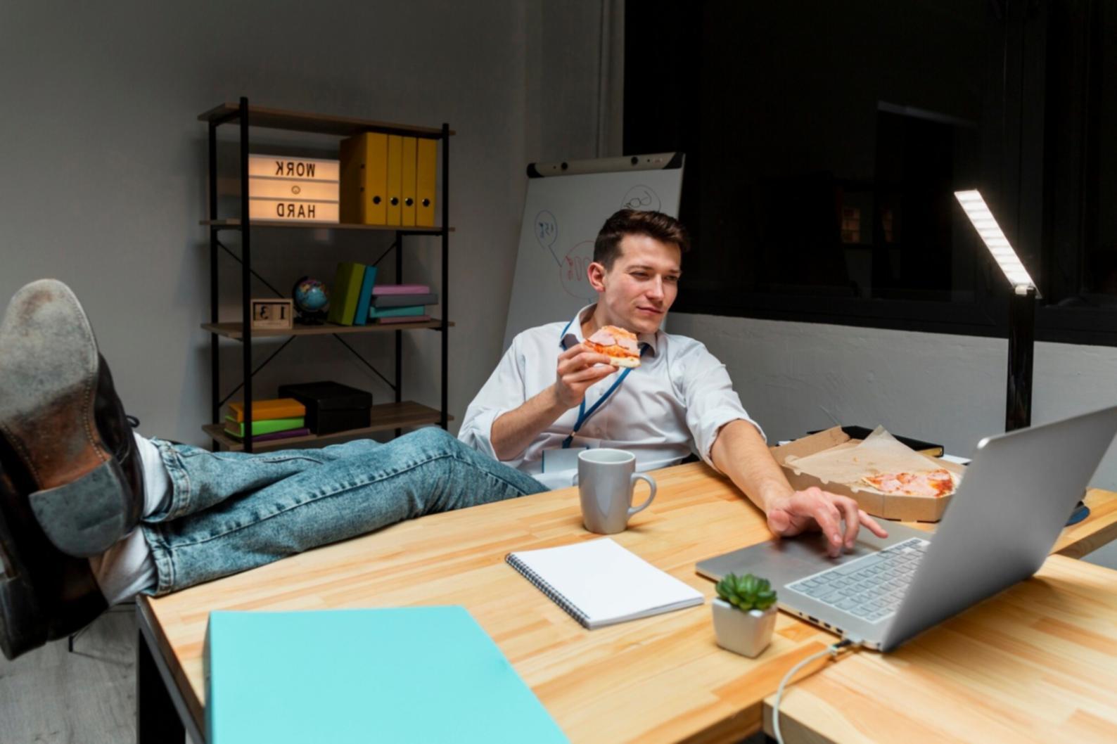 Session sur les marchés actions de mars 2025 avec participants échangeant autour des stratégies d'investissement